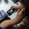 Pantallas que atrapan: Adolescentes de 14 años ya acuden a terapia por adicción a móviles y videojuegos